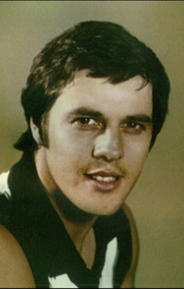 DougGottVERT.png Doug Gott during his playing days with Collingwood - Collingwood Magpies